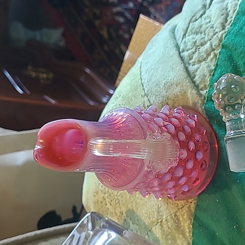Fenton pink hobnail small cruet - Picture 5 of 6